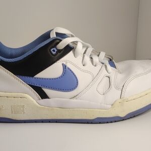 Nike Men's White and Blue Sneakers